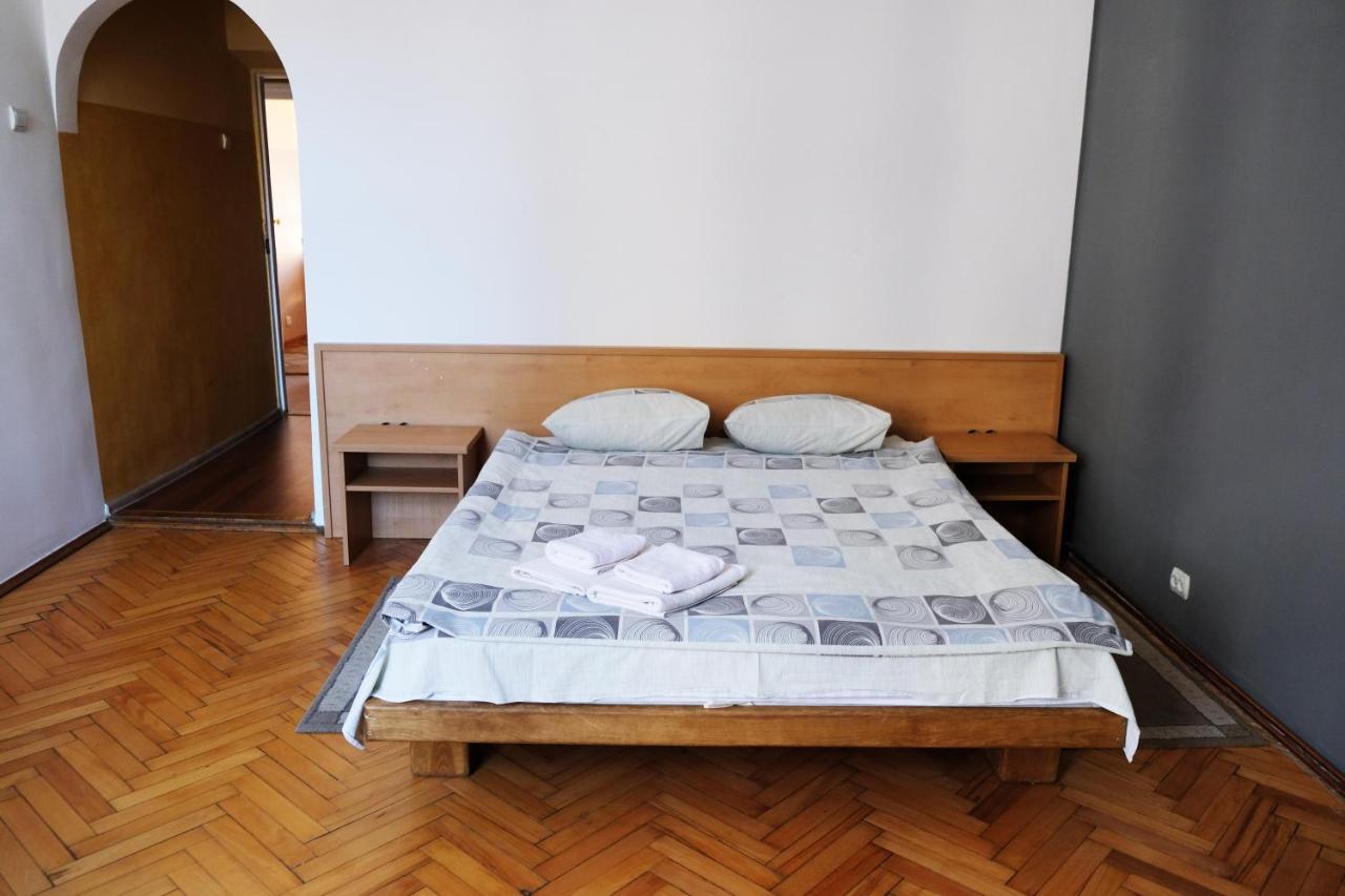 Apartment On Svobody Avenue Λβιβ Εξωτερικό φωτογραφία