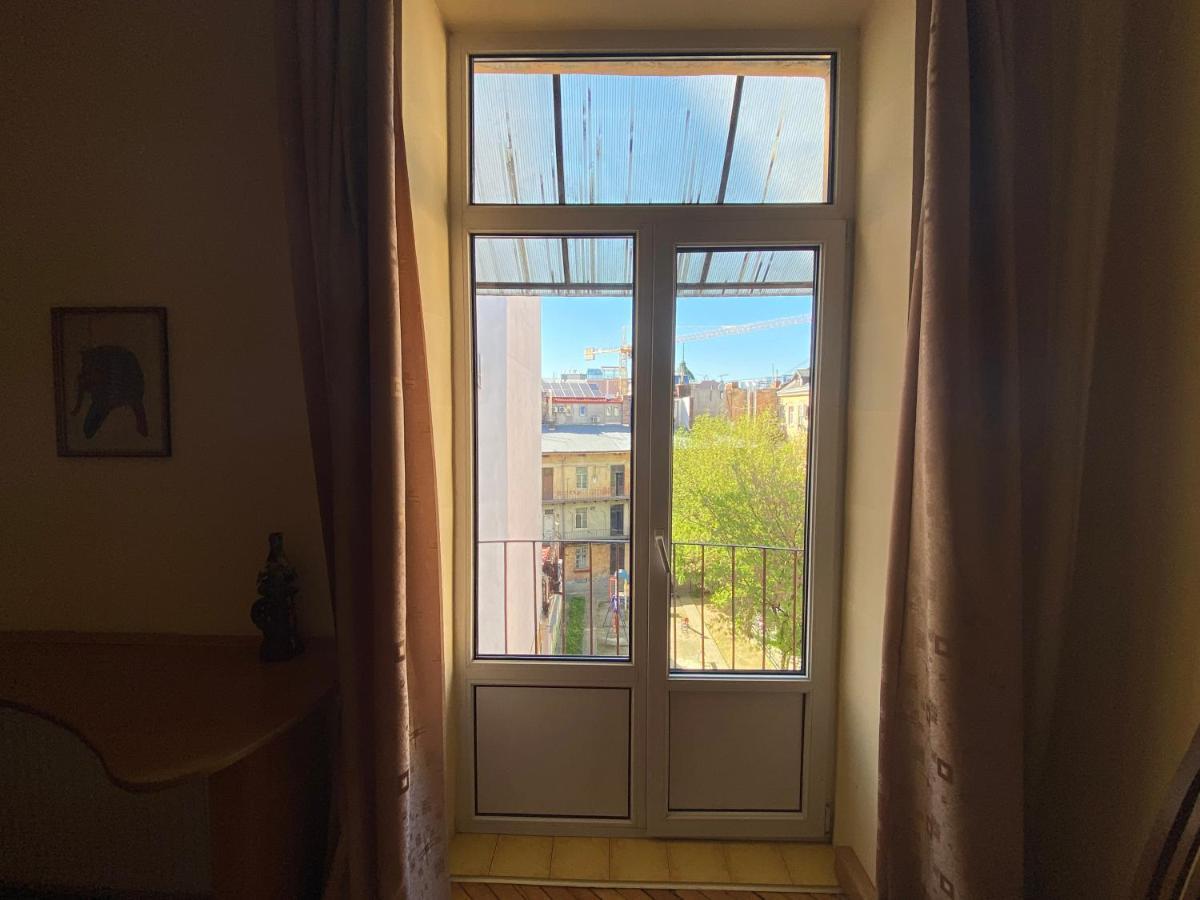 Apartment On Svobody Avenue Λβιβ Εξωτερικό φωτογραφία