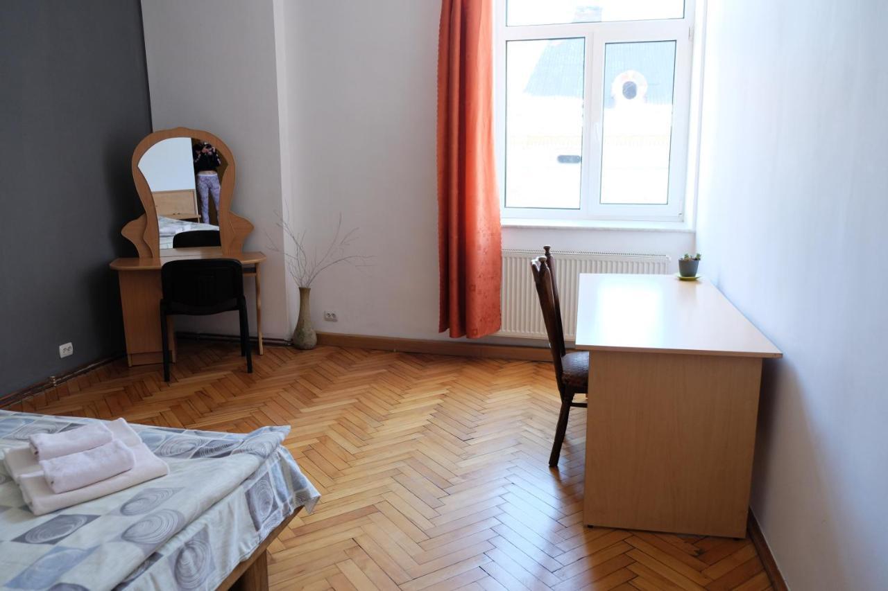 Apartment On Svobody Avenue Λβιβ Εξωτερικό φωτογραφία