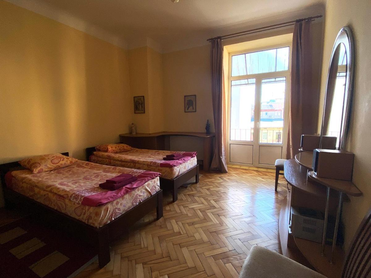Apartment On Svobody Avenue Λβιβ Εξωτερικό φωτογραφία