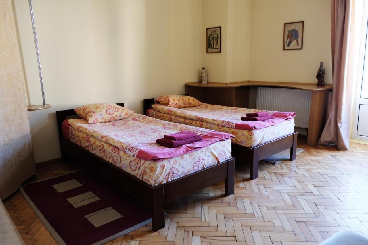 Apartment On Svobody Avenue Λβιβ Εξωτερικό φωτογραφία