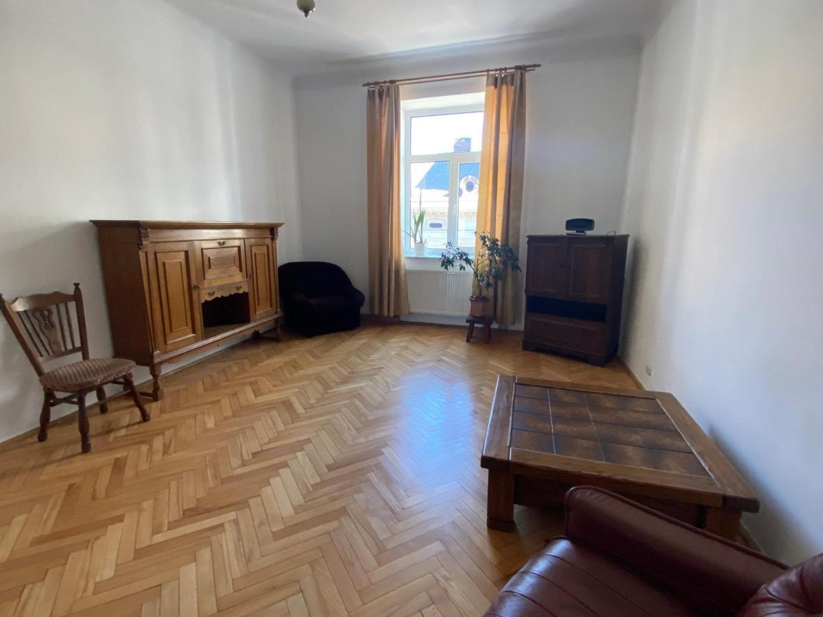 Apartment On Svobody Avenue Λβιβ Εξωτερικό φωτογραφία
