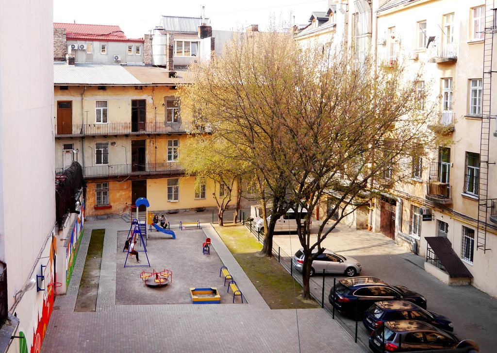 Apartment On Svobody Avenue Λβιβ Εξωτερικό φωτογραφία